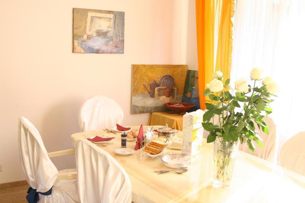 Irena Family House Hotel VNO Room photo